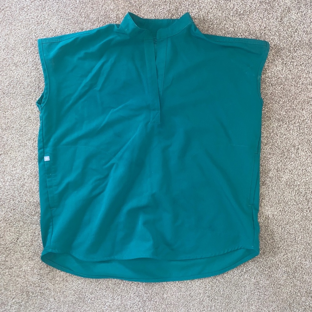 Figs Rafaela Oversized scrub top size small